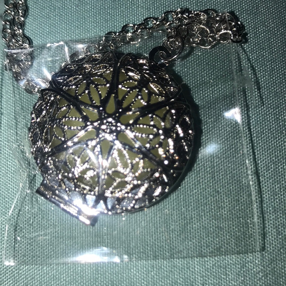 925p EARRINGS & NECKLACE /PISTOL & BULLET EARRINGS - Picture 4 of 8